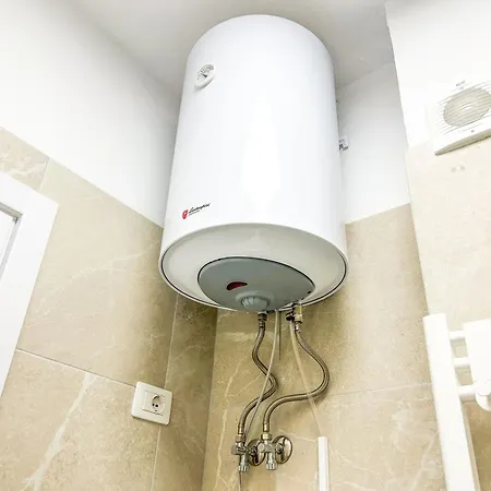 Supreme 792 * Golem (Tirana)