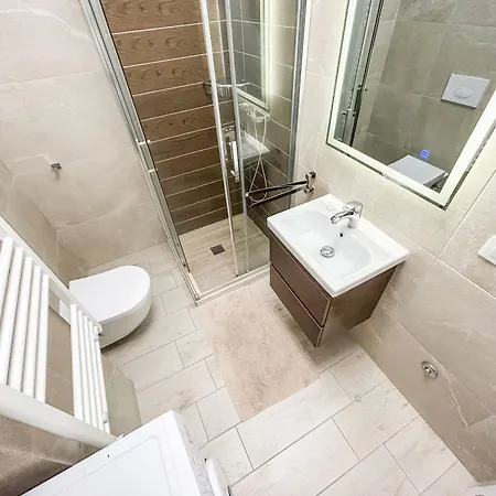 Supreme 792 Apartment Golem (Tirana)